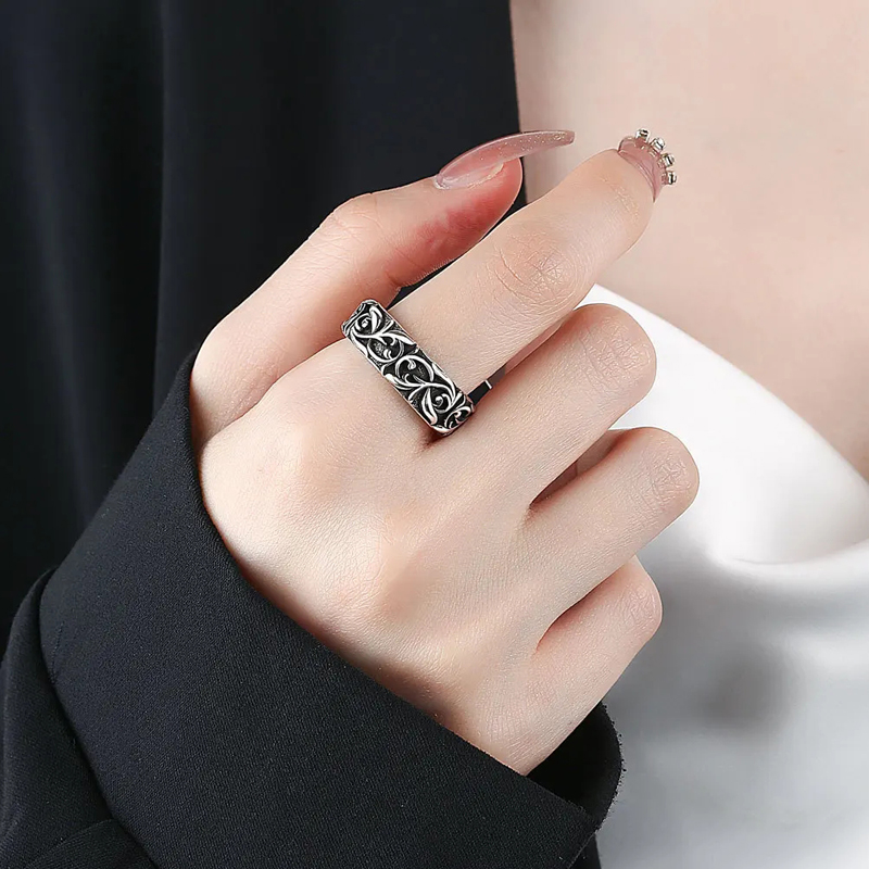 Anelli di vite eterna retrò Co - Chrome Hearts Ring recensione e prezzo