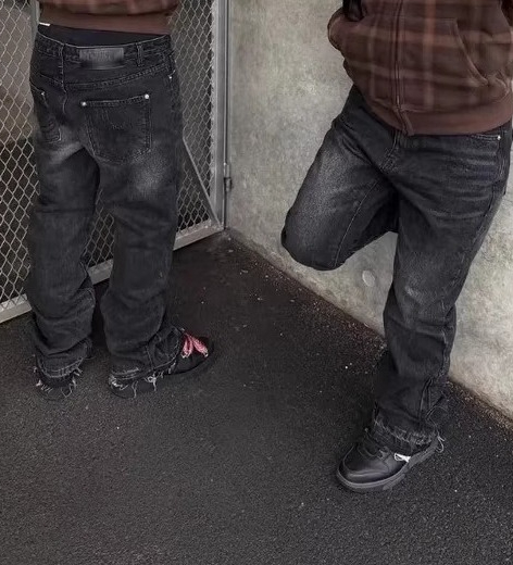 Nuovi Jeans da Uomo 2026 con B - Gallery Dept Flare recensione e prezzo